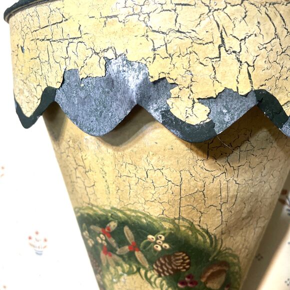 Vintage Metal Wall Pocket Christmas Decor Hand Painted Chippy Shabby - Picture 3 of 11